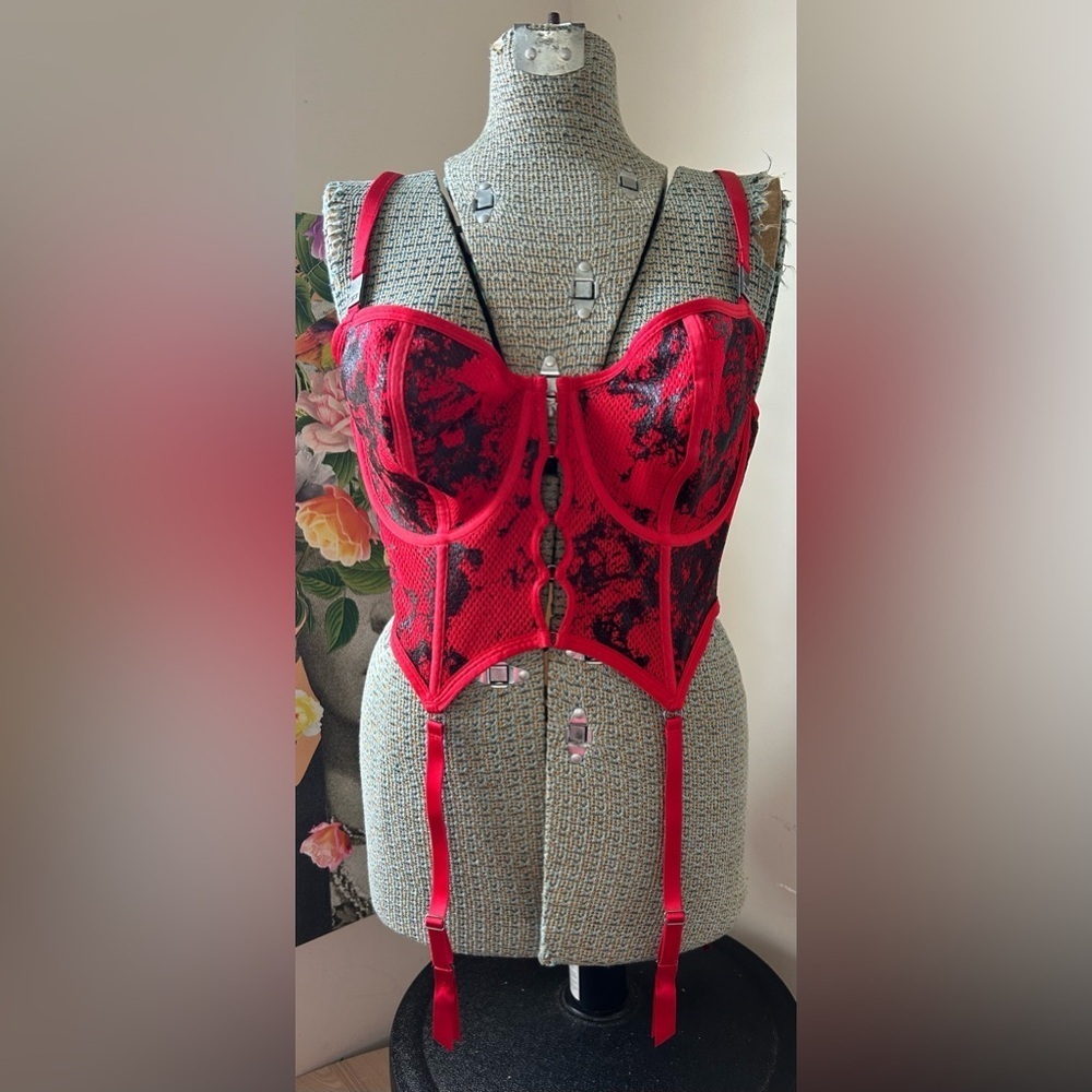NWT SAVAGE X FENTY/DIESEL FISHNET BUSTIER RED. US 16-18. - Picture 2 of 11